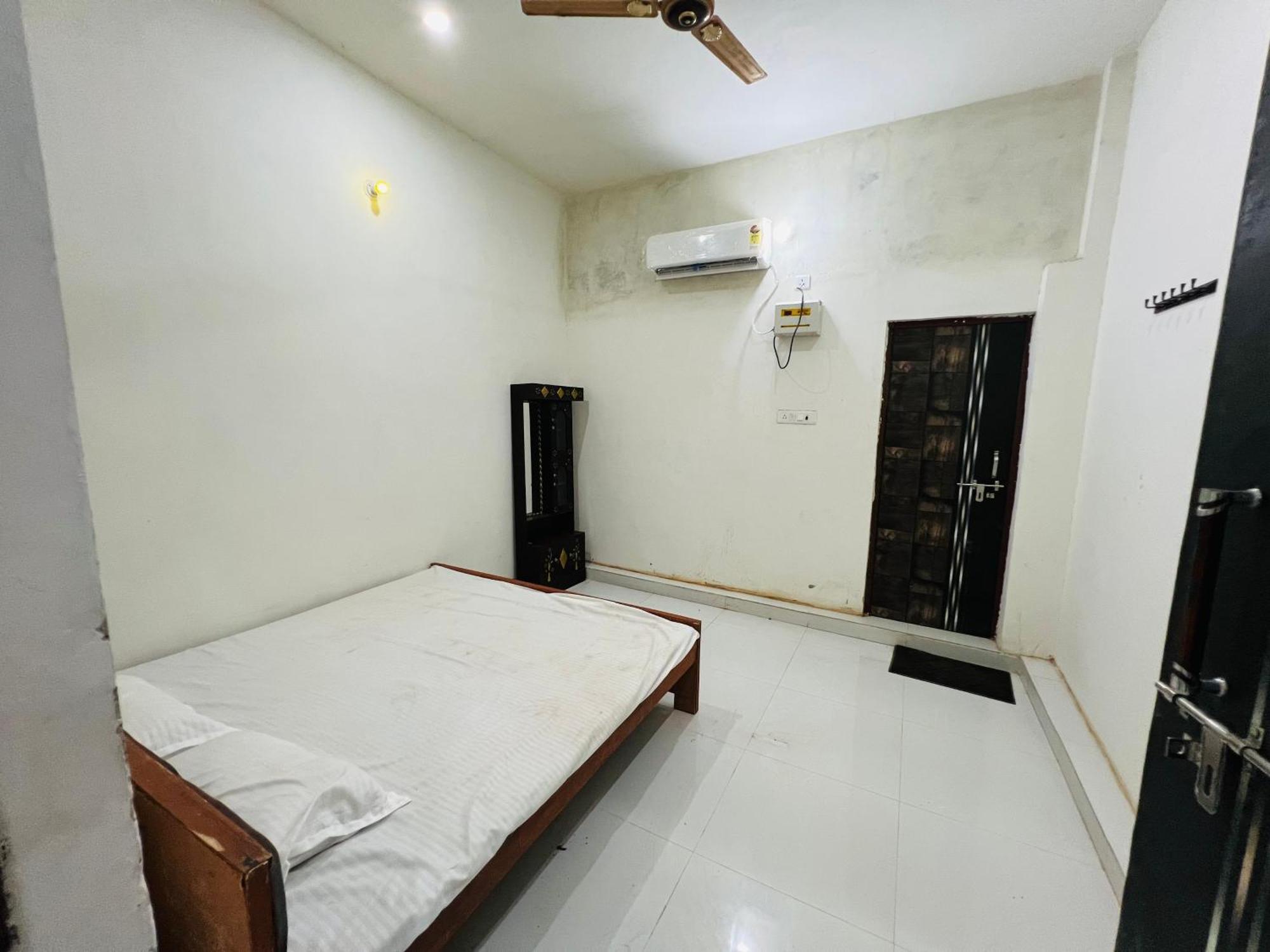 Shreenathji Haveli Hotel Naimisharanya Bagian luar foto